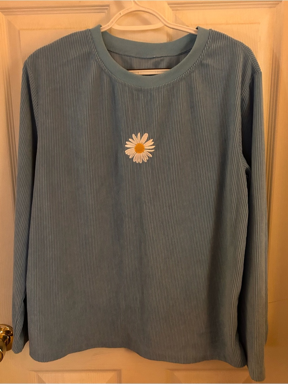 Light Blue Long Sleeve Ribbed Tee with Daisy Embroidery Size L